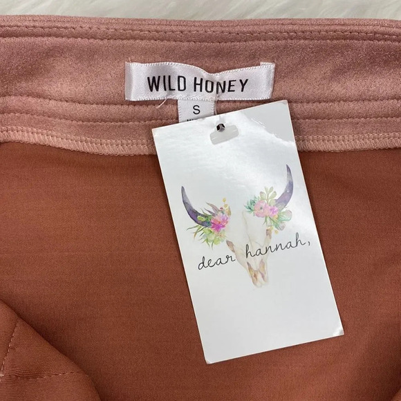 New Wild Honey Dusty Rose Suede Mini Skirt With Contrast Rose Gold Pocke… - Picture 8 of 10